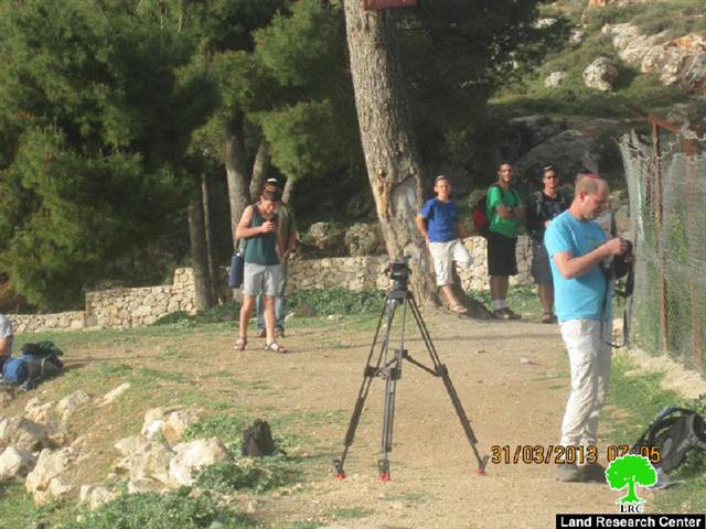In an unprecedented activity, Israeli colonists break into Burak Suliman (King Solomon’s pools) in area A in Al-Khadir city / Bethlehem governorate