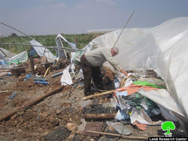 The Israeli occupation destroys stalls in the Jordan Valley