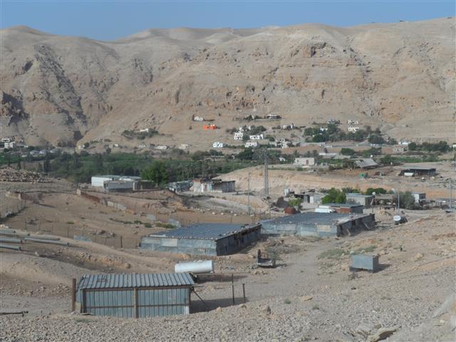 Stop work orders served on Arab er-Rshayda community