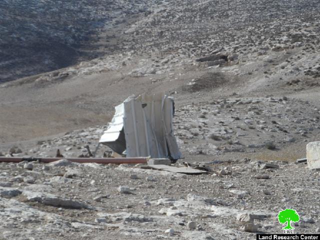 هدم مساكن وحظائر أغنام في خربة الرهوة جنوب بلدة الظاهرية / محافظة الخليل