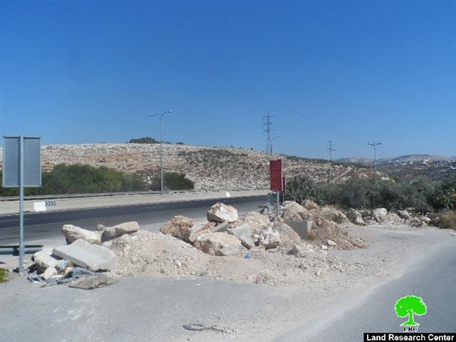 إحكام الإغلاق لبلدة سنجل بعد أن أغلق الاحتلال مدخلها الشمالي