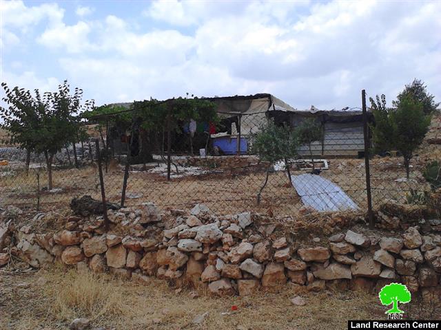 إخطارات بوقف البناء تطال مساكن 7 عائلات بدوية شرق قرية رمون