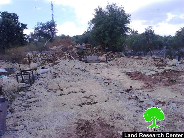 Demolition of a carwash in the Salfit village of Haris