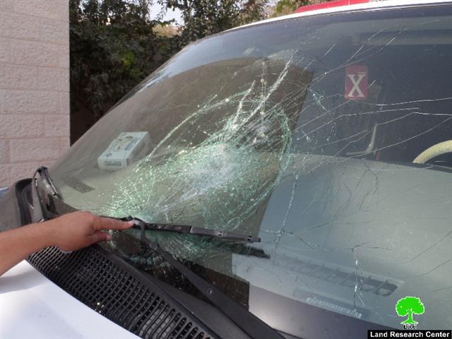 تحطيم أكثر من 20 مركبة فلسطينية على يد المستعمرين في محيط مدينة نابلس