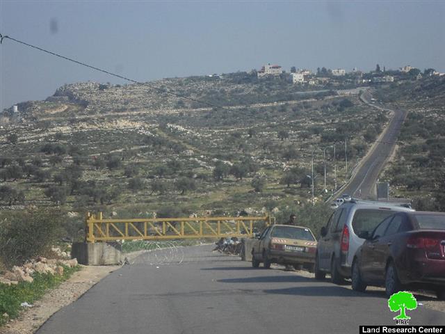 إغلاق الطريق الواصل بين عزبة شوفة وقرية شوفة عبر بوابة حديدية