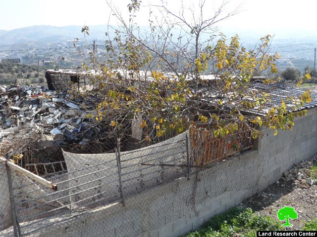 إخطارات بوقف العمل ببلدة إذنا غرب الخليل