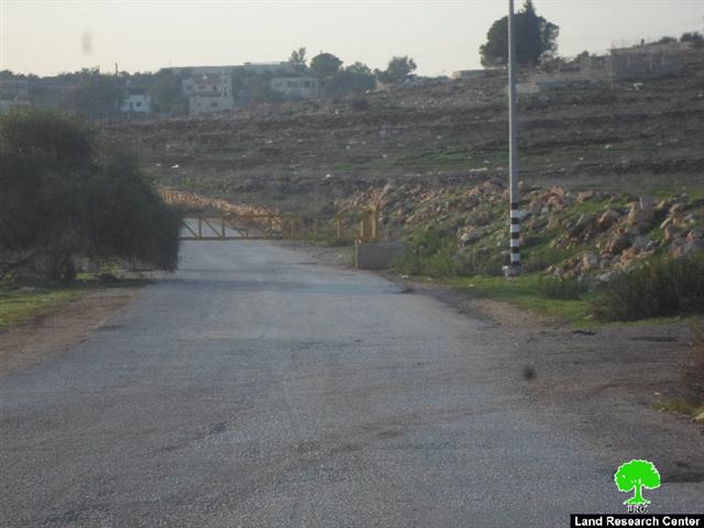 الاحتلال الاسرائيلي يغلق مدخل قرية النبي صالح شمال مدينة رام الله