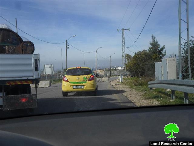 The Israeli occupation seal off two roads in Ramallah