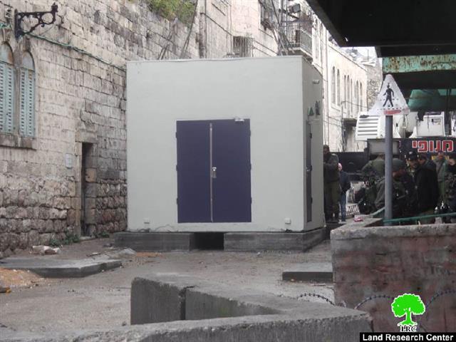 Israel reinforces the closure on the Hebron Street of Al-Shuhada