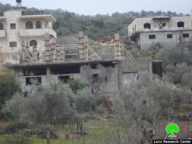 The Israeli Occupation Forces notify two Nablus residences of stop-work