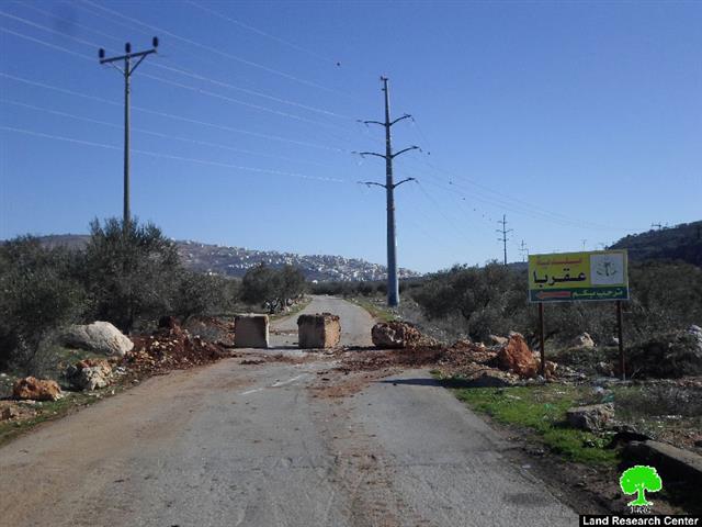 The Israeli Occupation Forces reclose the southern entrance of Aqraba village