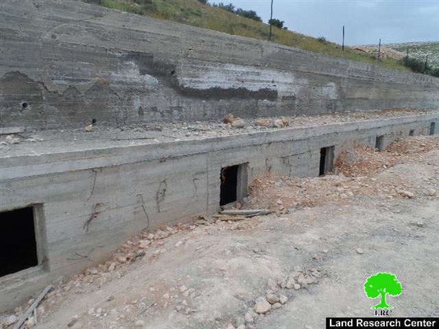 الاحتلال يخطر بوقف العمل في مقبرة ببلدة إذنا غرب الخليل