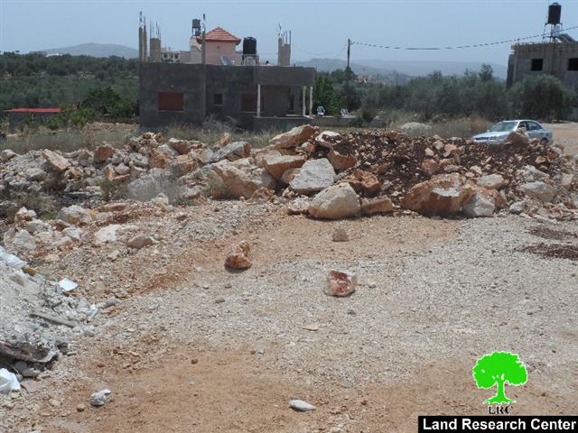 الاحتلال الإسرائيلي يغلق طريقاً زراعياً في مدينة سلفيت