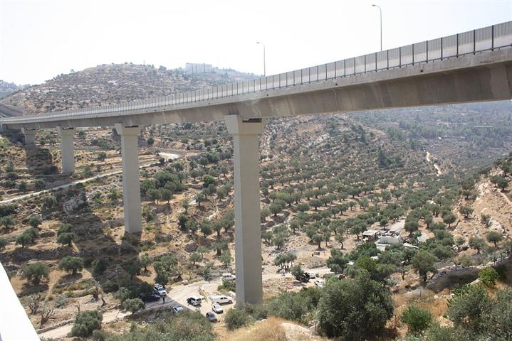 “Continuation of Israel’s policy of land expropriation”
The Israeli Court grants “Israel’s Defense Ministry” the green light to build the Segregation wall on lands of Cremisan