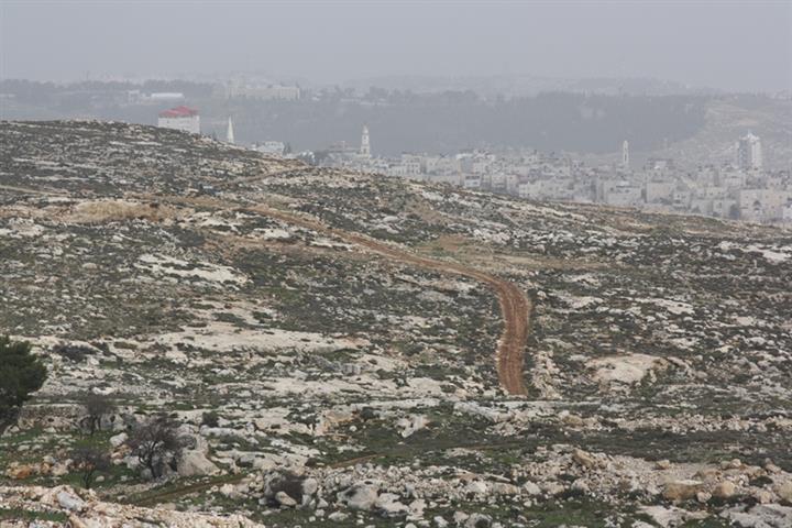 تجريف أراضي في خلة النحلة جنوب غرب مدينة بيت لحم