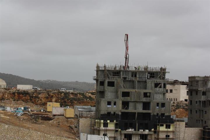 هل تفكر اسرائيل جديا في ابرام اتفاق سلام مع الفلسطينيين؟  عطاءات اسرائيلية جديدة لبناء مئات الوحدات الاستيطانية في الضفة الغربية المحتلة