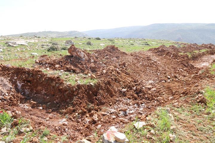 تجريف اراضي في قرية كيسان في محافظة بيت لحم