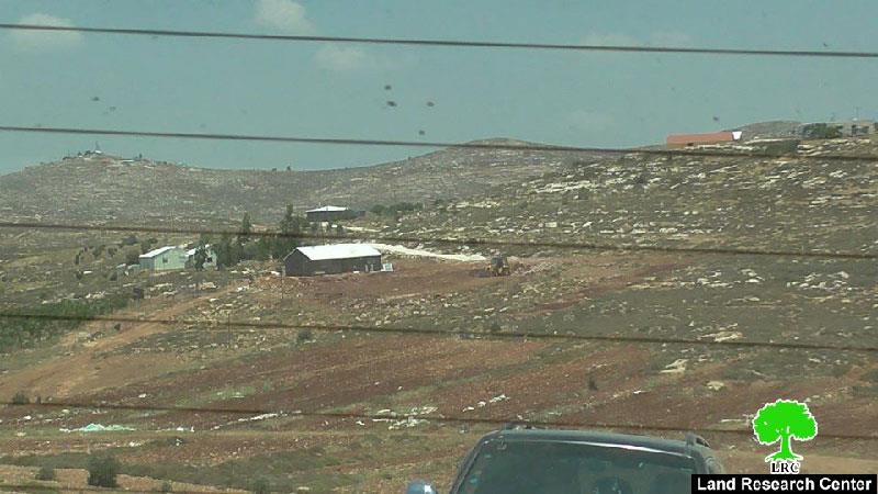 كاميرا مركز أبحاث الأراضي ترصد أعمال التوسعة التي تشهدها مستعمرة ” عادي عاد” على حساب أراضي بلدة ترمسعيا