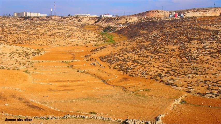 المنطقة الصناعية “ميتاريم” تضخ مياهها العادمة على أراضي بلدة الظاهرية وتتوسع على حسابها