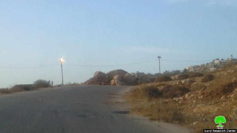 The Israeli Forces shut the entrance of Beit Dajan with earth mounds