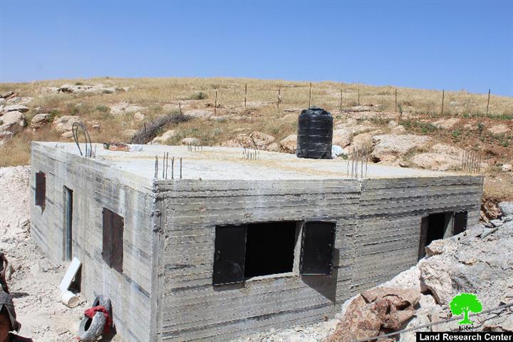 إخطار بوقف العمل في منزل بمنطقة الجوايا شرق بلدة يطا