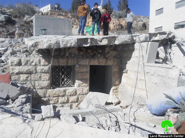 The occupation forces demolish a house and damage others in Silwad town