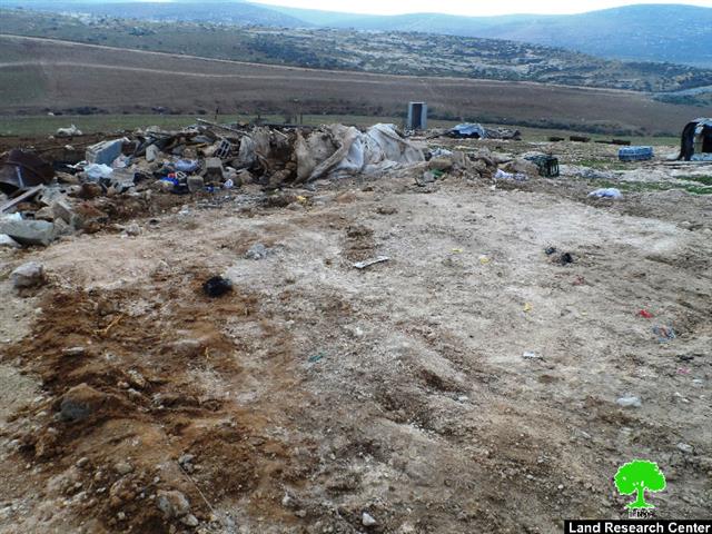 The Israeli Occupation Forces demolish structures and confiscate solar panels from Ad-Dhahiriya town