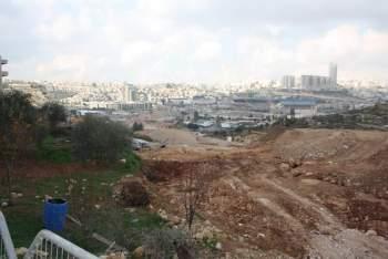 “At a cost of USD 1.1 Billion”   Israel takes over 234 Dunums of Lands of Beit Safafa and Sharafat to construct the Israeli bypass road No. 50