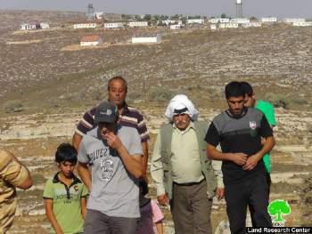 مداهمة عدداً من المساكن  وإحراق 14 دونماً في قرية جالود / محافظة نابلس