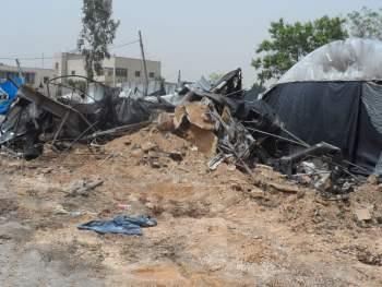 هدم مغسلة للسيارات في قرية حارس