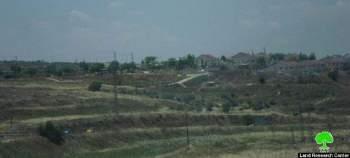 الاحتلال يدمر 40 شجرة زيتون مثمرة أثناء شق طريق استعماري حول البؤرة الاستعمارية “متسبيه يشاي” تابعة لمستعمرة “كدوميم”