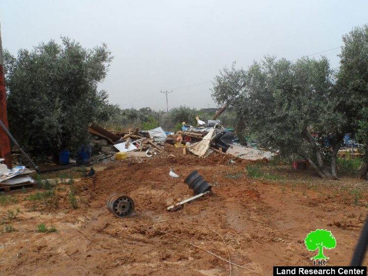 Israeli Occupation Forces demolish a park and confiscate two water tanks in Qalqiliya governorate
