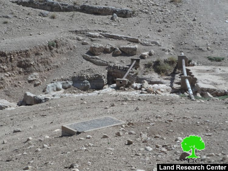 الاحتلال الإسرائيلي يخطر بالهدم لبركتين مائيتين في الأغوار الشمالية