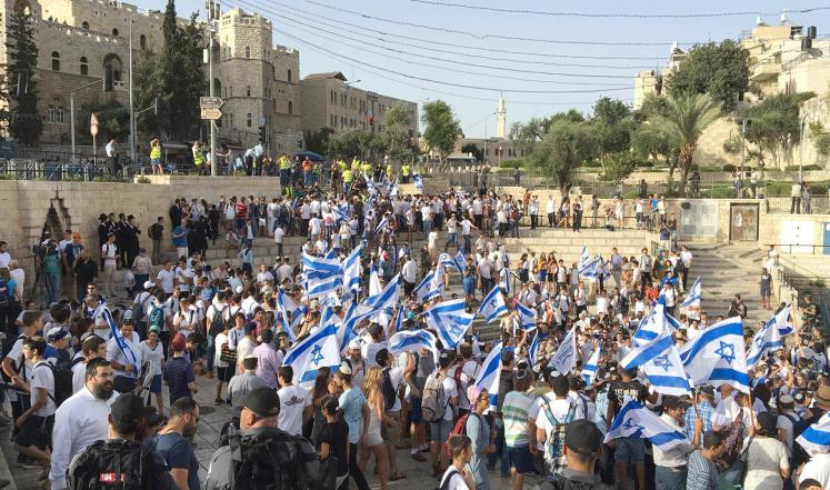 في الذكرى ال49 لإحتلال مدينة القدس, مستوطنون ينظمون مسيرة الأعلام السنوية التي يحتفلون فيها بذكرى ما يسمونها “بتوحيد القدس”