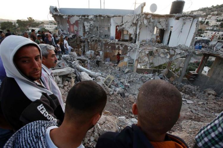 هدم 44 مسكناً بذريعة الأمن منذ بداية انتفاضة القدس, الاحتلال يدمر مبنى سكني في بلدة صوريف غرب الخليل بذريعة الأمن