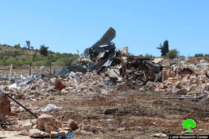 Israeli Occupation Forces entirely demolish the Hebron hamlet of Jurat Al-Kheil