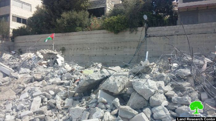 Israeli Occupation Municipality demolish four residential apartments in At-Tur town in Jerusalem