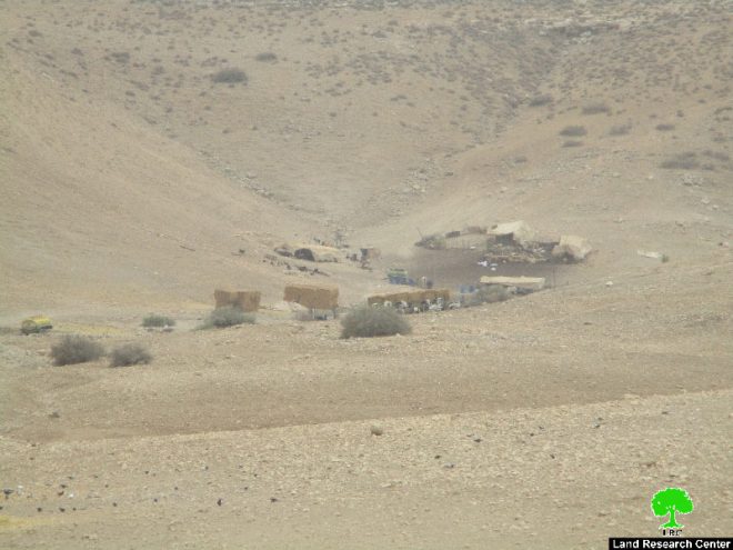 بحجة التدريبات العسكرية .. جيش الاحتلال يأمر بإخلاء 9 عائلات من خربة الرأس الأحمر