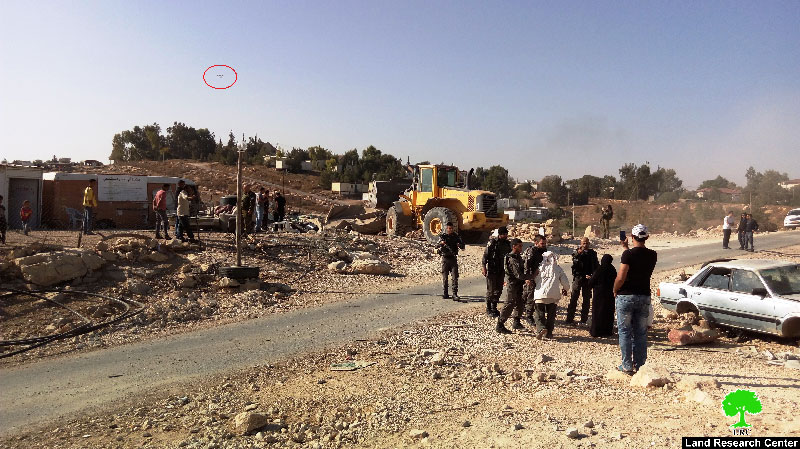 الاحتلال يهدد بمسح خربة أم الخير شرق يطا