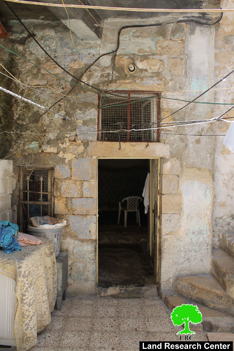 المستوطنون يستولون على عقار في باب حطة داخل البلدة القديمة يعود لعائلة نعاجي وتستأجره عائلة البكري بحجة ملكيته لهم