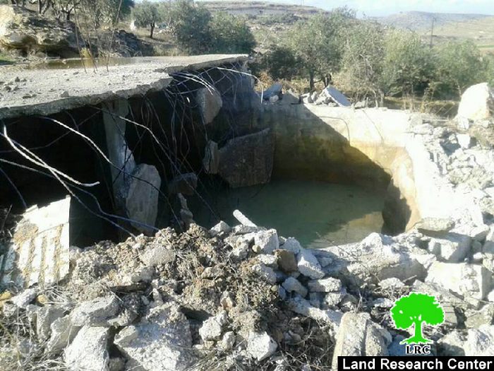 Israeli Occupation Forces demolish agricultural structures in the Hebron town of Idhna