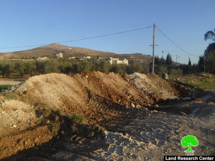 جيش الاحتلال يغلق الطريق الواصل بين قريتي زواتا واجنسنيا بالسواتر الترابية