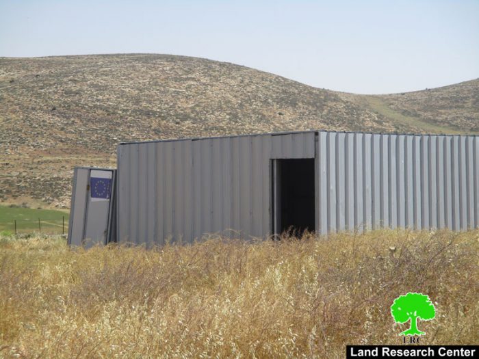 إخطارات بوقف البناء والهدم تطال منشآت سكنية وزراعية في قرية بيت دجن