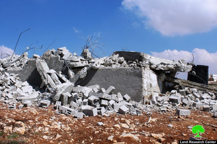 Israeli Occupation Forces demolish a residence in Hebron without previous notice