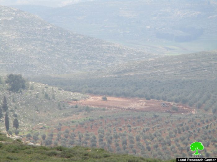 مستعمرو ” شفوت راحيل” يشرعون بتجريف أراض زراعية  جنوب شرق قرية جالود