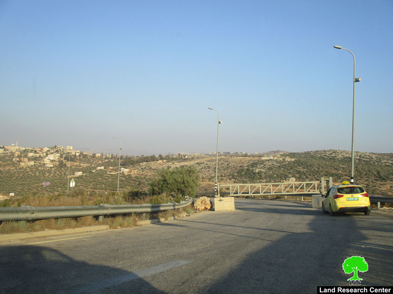 The Israeli Forces close the entrance of Kfar Ad-Dik town