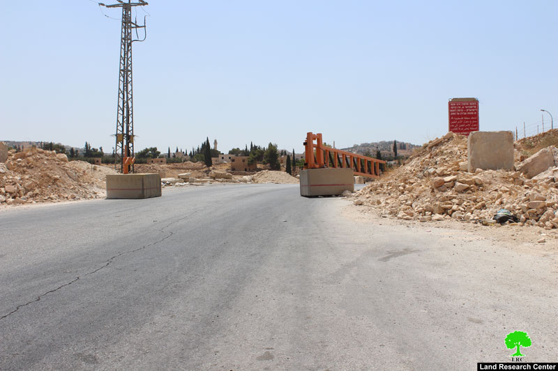 الاحتلال ينصب بوابة حديدية على مدخل قرية جناتا / محافظة بيت لحم