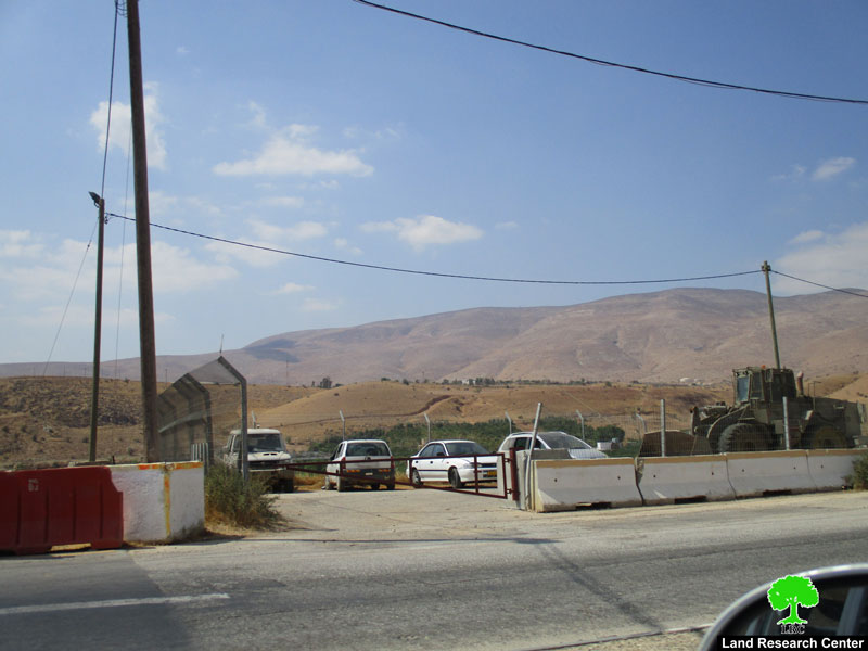 مواصلة الهجمة على أهالي الأغوار … مصادرة آليات والضغط على المزارعين في منطقة سهل البقيعة