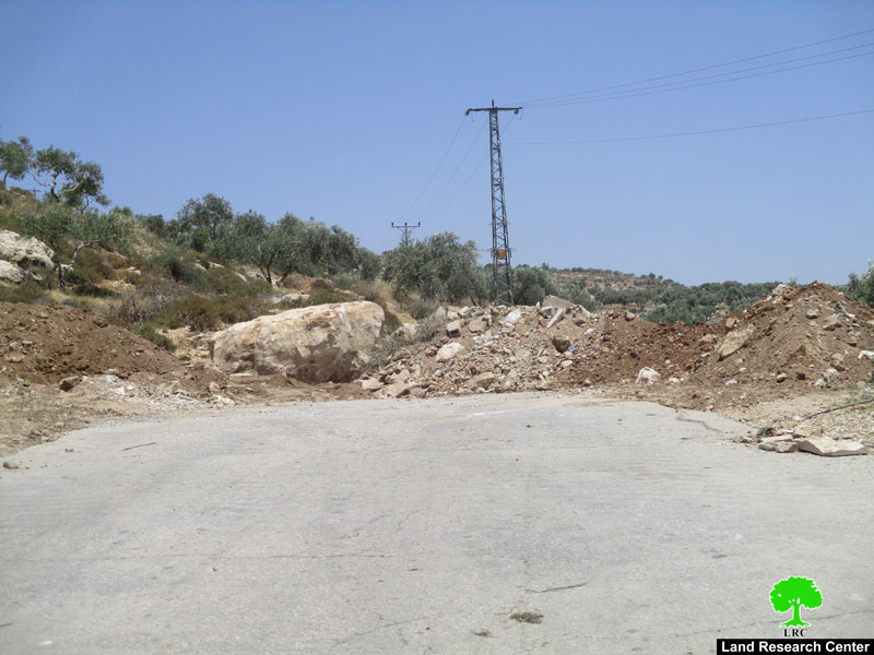 Israeli Occupation Forces seal off the entrance of Osarin village in Nablus
