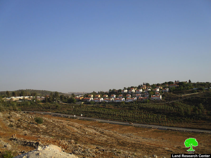 الشروع ببناء سياج فاصل حول مستعمرة ” حلميش” على حساب أراضي قرية دير نظام بمحافظة رام الله